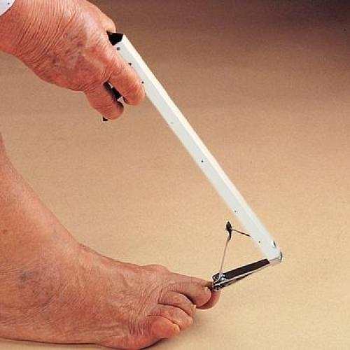 Long Reach Toenail Cutters : help users reach toenails, grooming aid for  arthritis