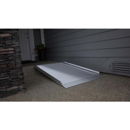 EZ-ACCESS GATEWAY 3G Solid Surface Portable 10-FT Ramp