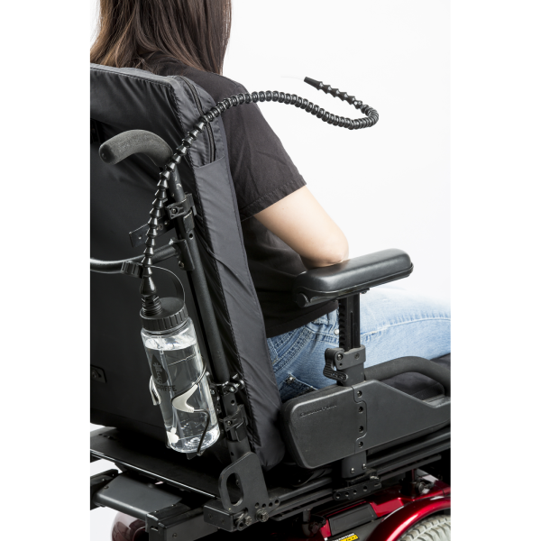 https://cdn.southwestmedical.com/uploads/image/png/f/b/fbdfba1e-b582-5281-9b36-29125ab5df8d-giraffebottle-wheelchair-back.png?w=600&h=600&fit=fill
